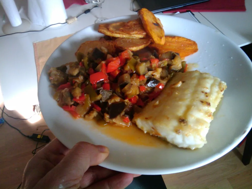 Salt cod with samfaina, potato and sweet potato